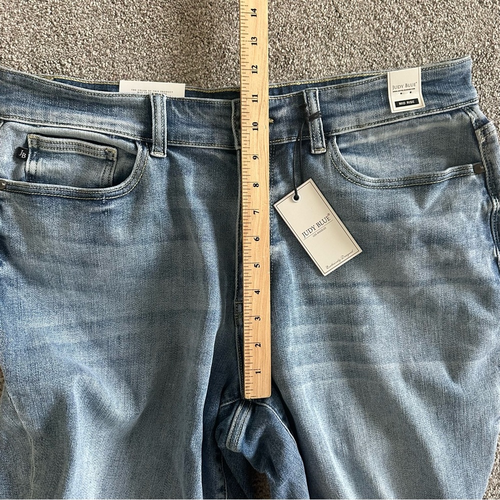 Judy Blue 16W Boyfriend Jeans JB82335LT Mid Rise Light Wash Stretch Denim - Picture 5 of 8